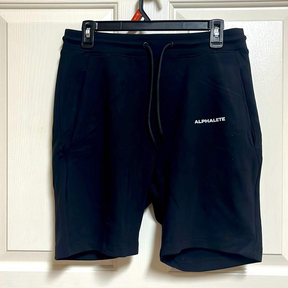 Alphalete Men’s Black Pocket Shorts Size Medium NWOT